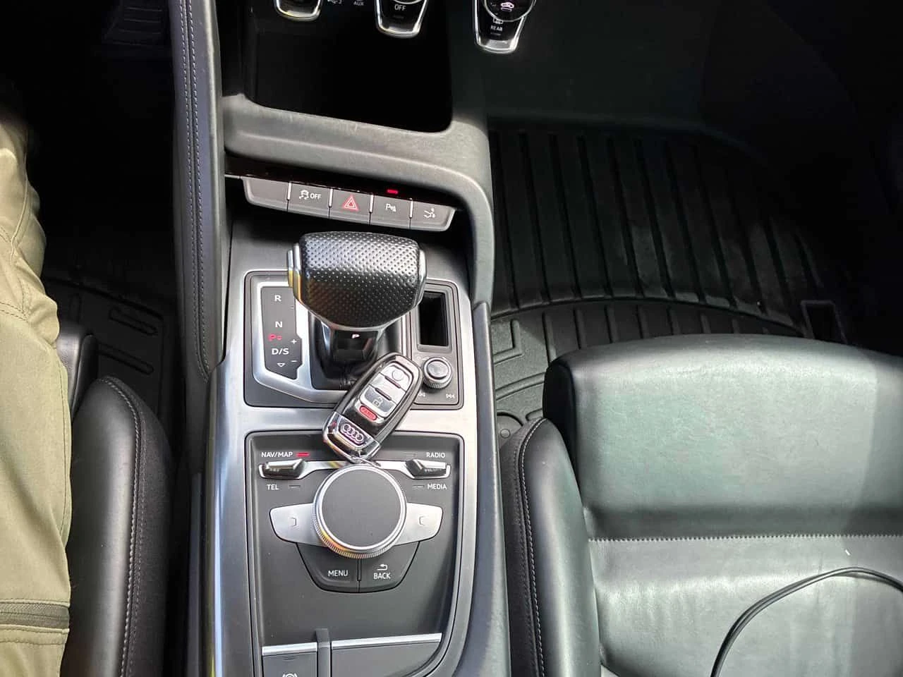 Audi R8  V10 / CARFAX / B&O / , снимка 11 - Автомобили и джипове - 55602423