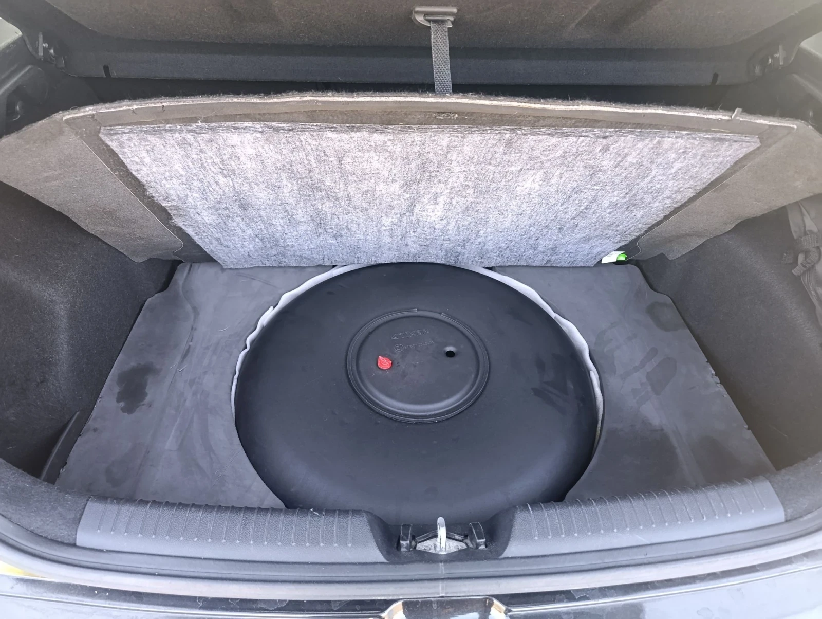 Kia Ceed 1.4 LPG 100kc, снимка 9 - Автомобили и джипове - 55640889