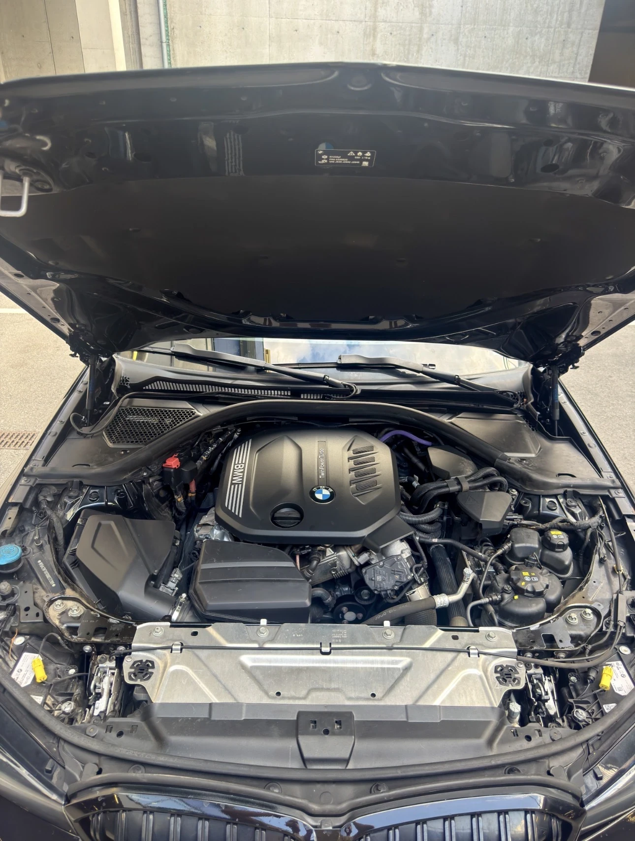 BMW 318 СПЕШНО /73 000 км/ G20 LCI M PACK / Mild Hybrid   , снимка 7 - Автомобили и джипове - 56004951