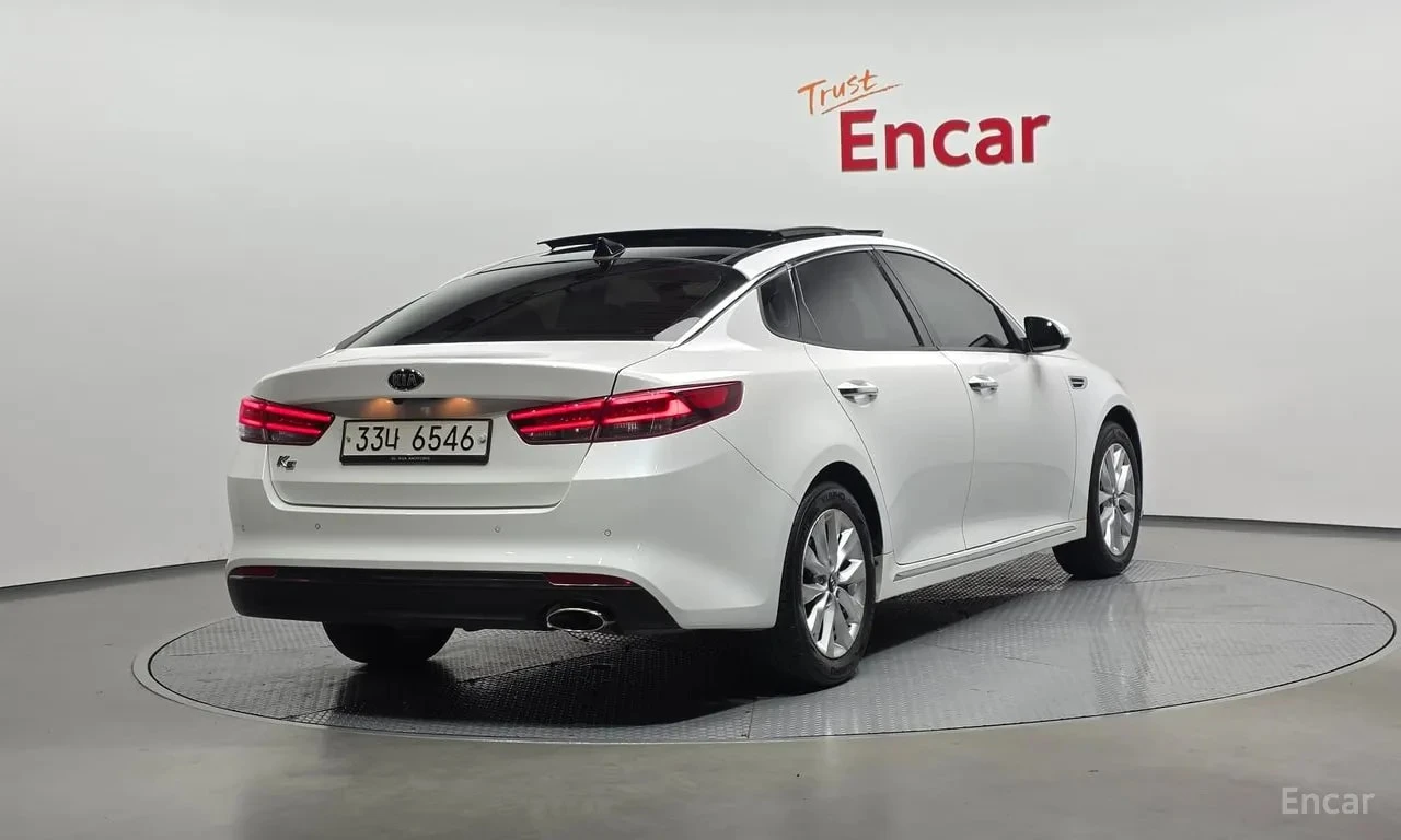 Kia K5 LPI SX* ПОДГРЕВ* ОБДУХВАНЕ* 360* ПАНО* АВТОКРЕДИТ*, снимка 2 - Автомобили и джипове - 55977225