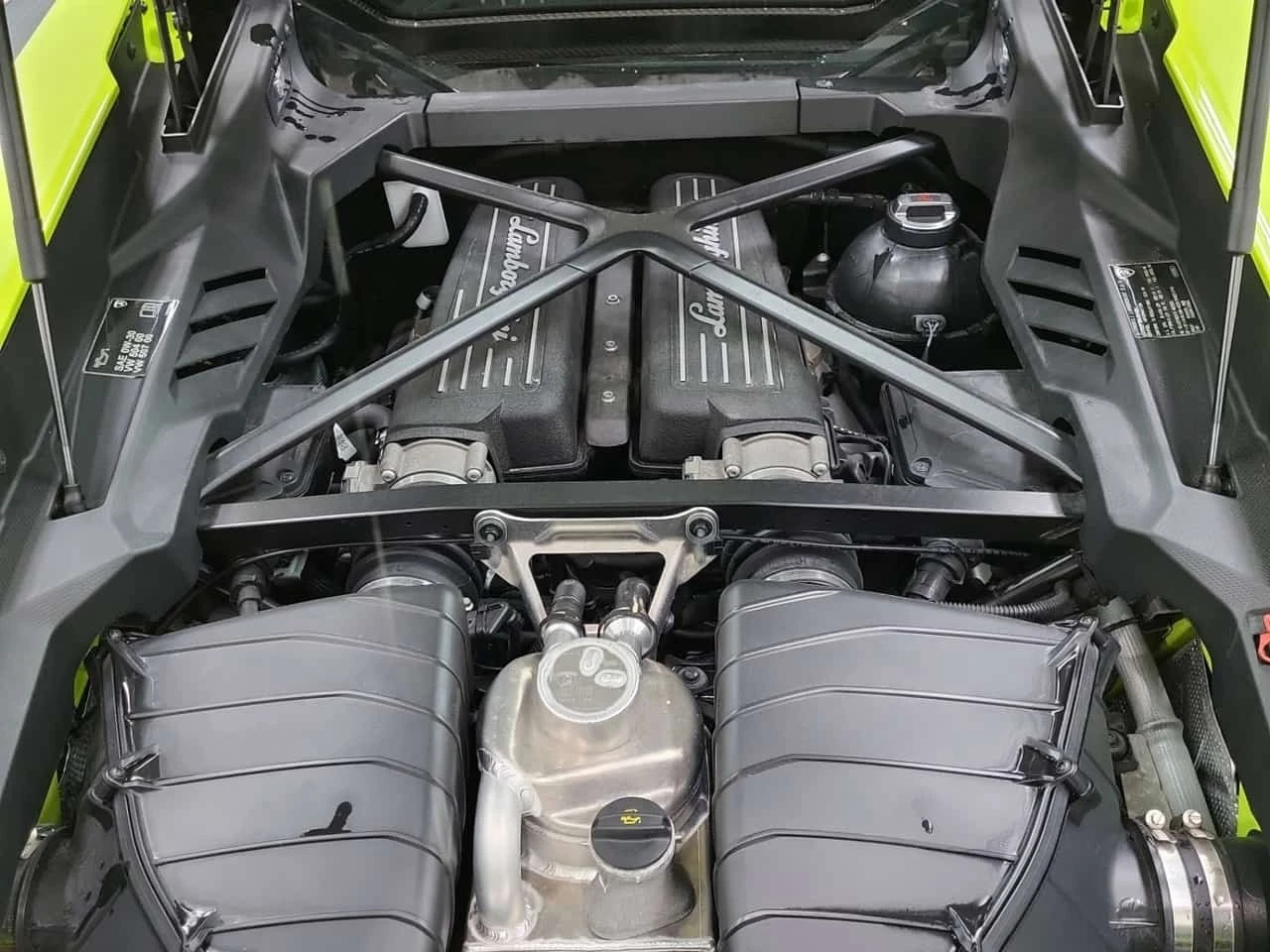 Lamborghini Huracan TECNICA * CARFAX * CARBON * FACELIFT * , снимка 16 - Автомобили и джипове - 56193306