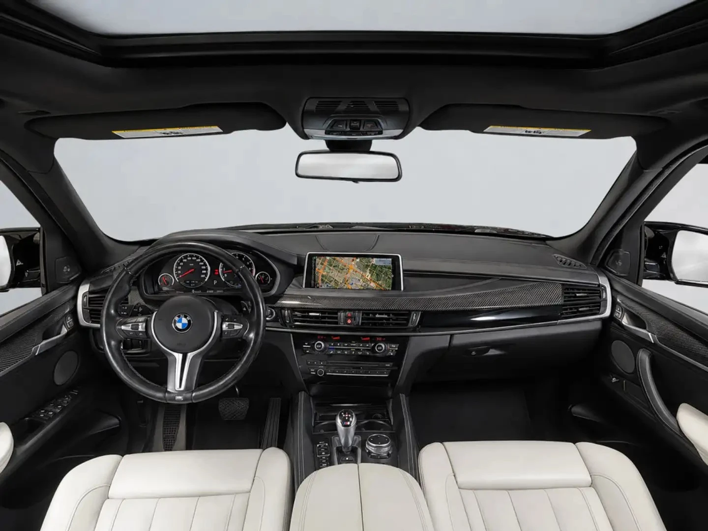 BMW X5M HUD* КАРБОН* НАВИ* ПАНО* КАМЕРА* CLEANCARFAX, снимка 13 - Автомобили и джипове - 56259886