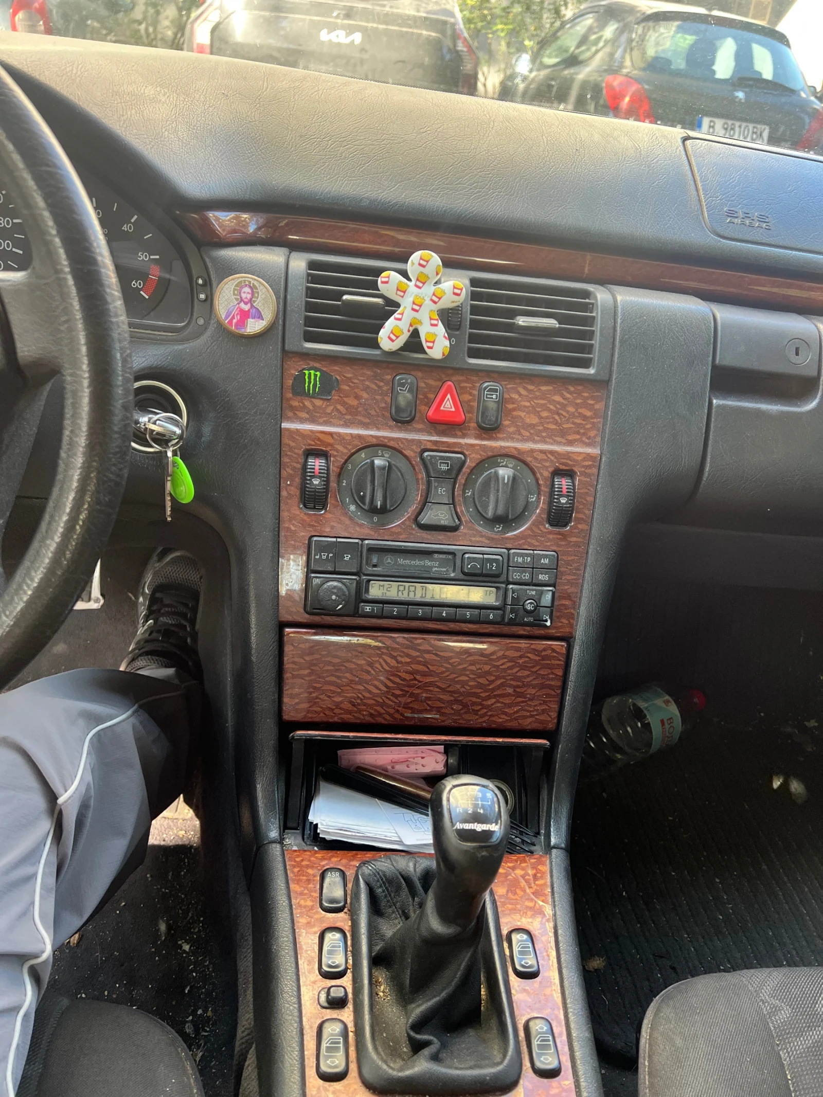 Mercedes-Benz E 220 CDI, снимка 9 - Автомобили и джипове - 56405967