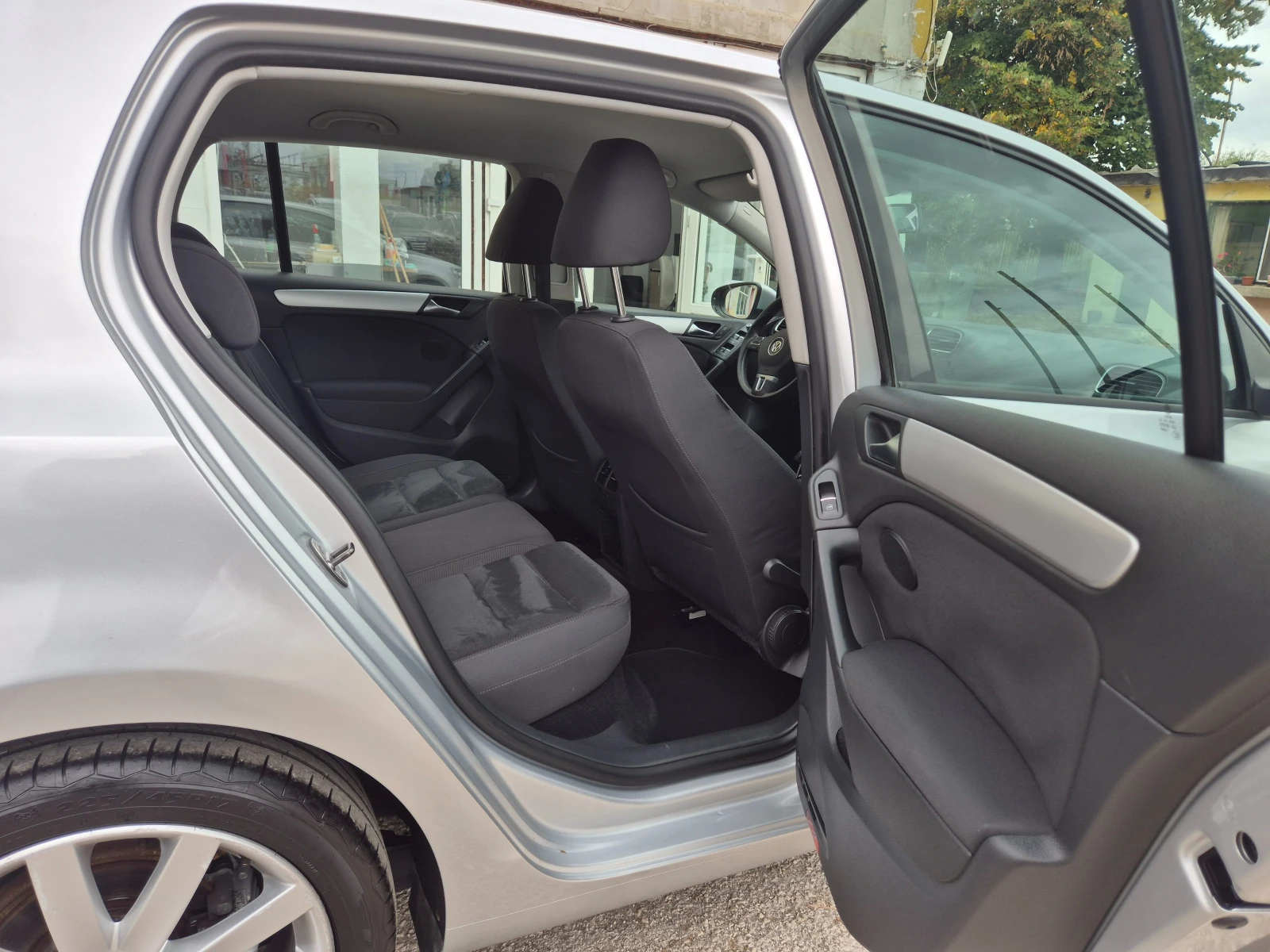 VW Golf 1.6TDI 105�.�. ITALY ������� | Mobile.bg � ����������� 9