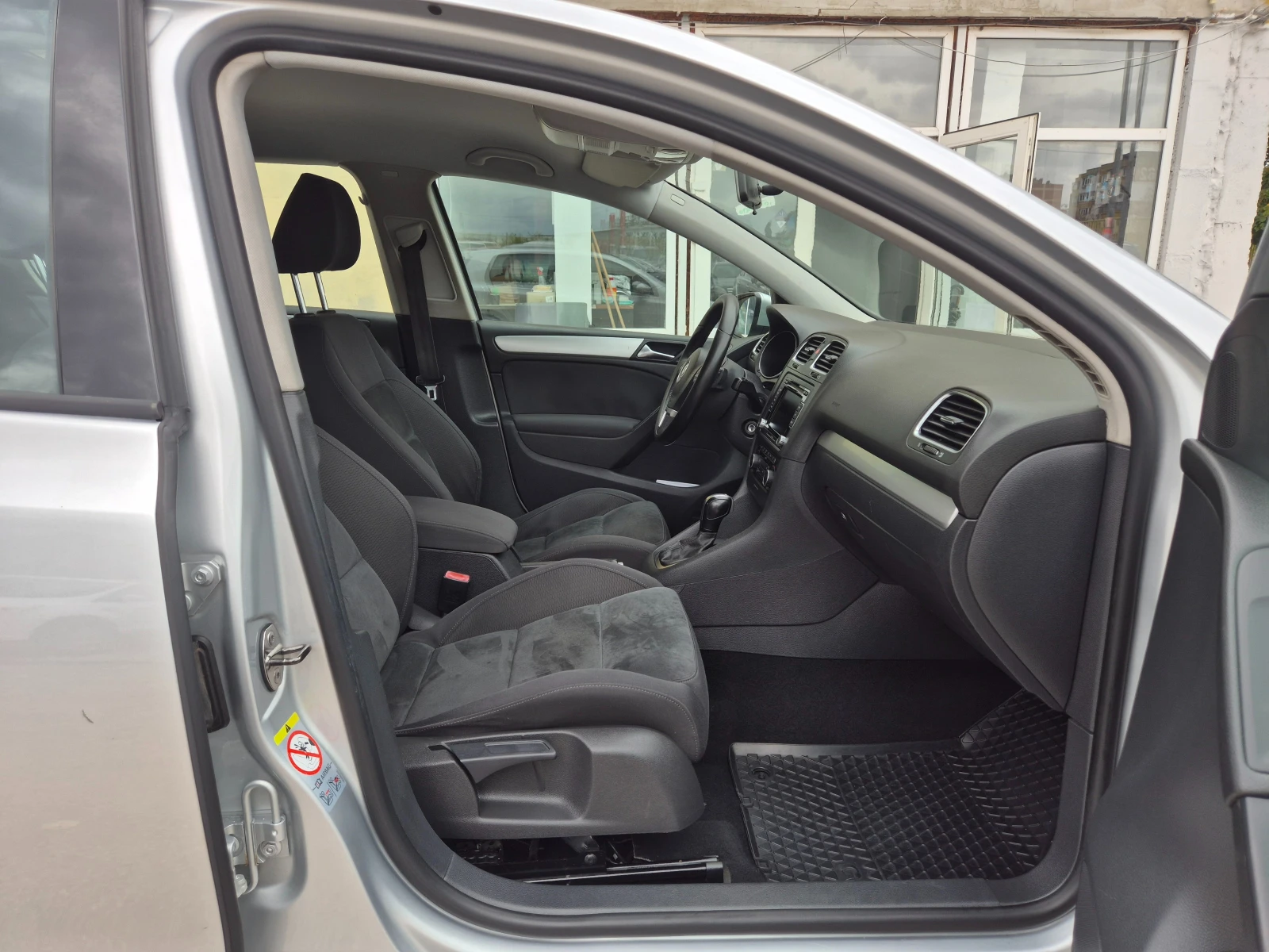VW Golf 1.6TDI 105�.�. ITALY ������� | Mobile.bg � ����������� 11