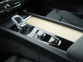 Volvo XC60 B5 AWD = Plus Dark = Гаранция, снимка 8
