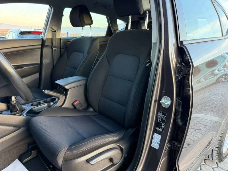 Hyundai Tucson 1.6i benz, снимка 8 - Автомобили и джипове - 52855504