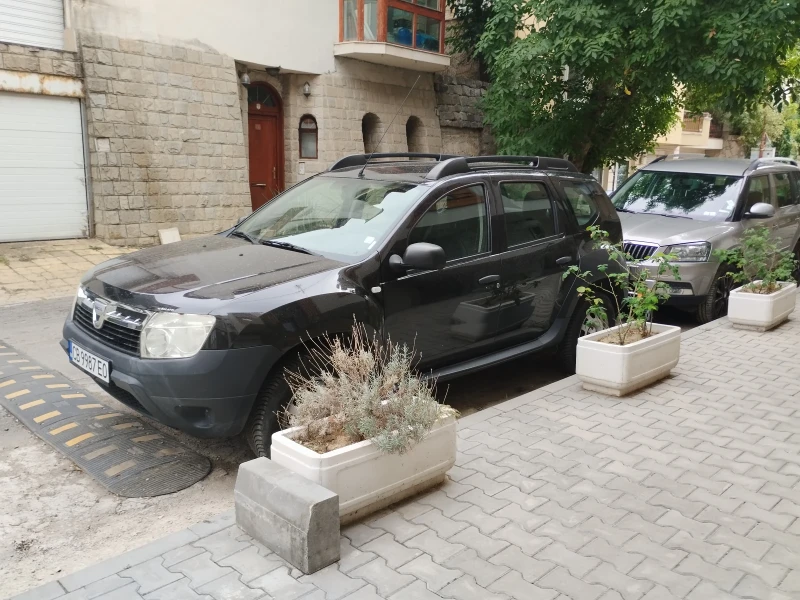 Dacia Duster 1.6i 16v BENZIN , снимка 3 - Автомобили и джипове - 53115183