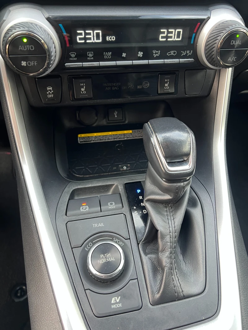 Toyota Rav4 2.5 HYBRID AWD, снимка 12 - Автомобили и джипове - 53122131