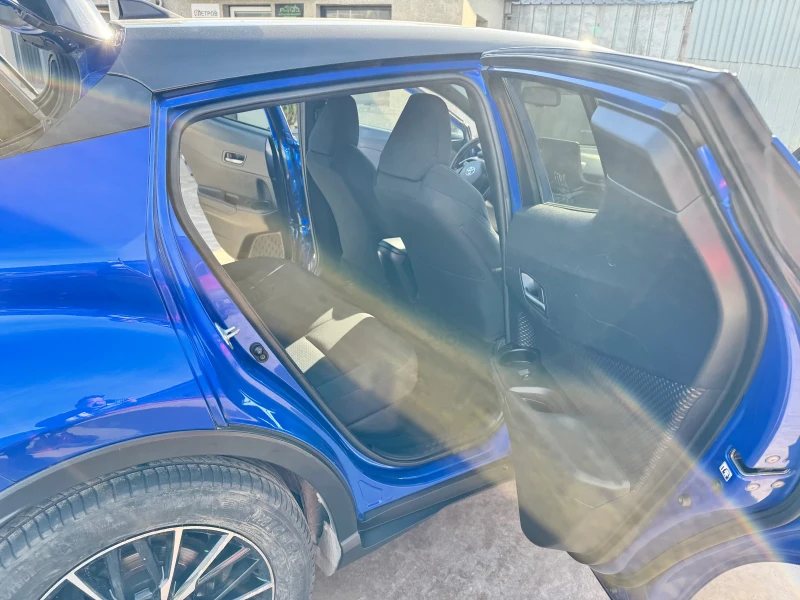 Toyota C-HR Hibrid, снимка 11 - Автомобили и джипове - 53599483