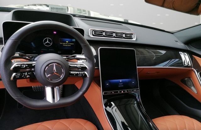 Mercedes-Benz S580 AMG/ LONG/ 4-MATIC/ EXCLUSIV/ BURM/ PANO/ HEAD UP/, снимка 10 - Автомобили и джипове - 46395418