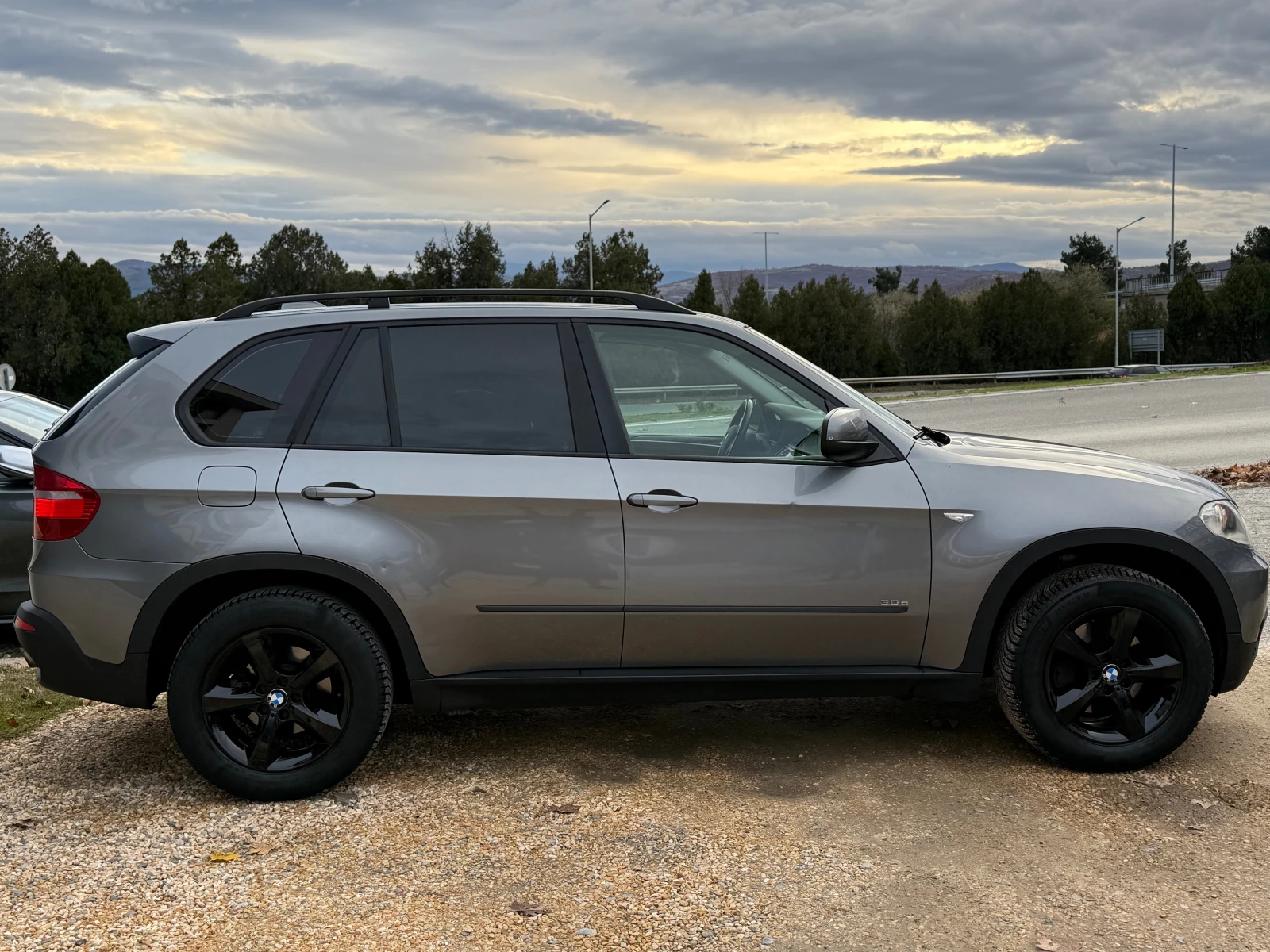 BMW X5 3.0 - изображение 5