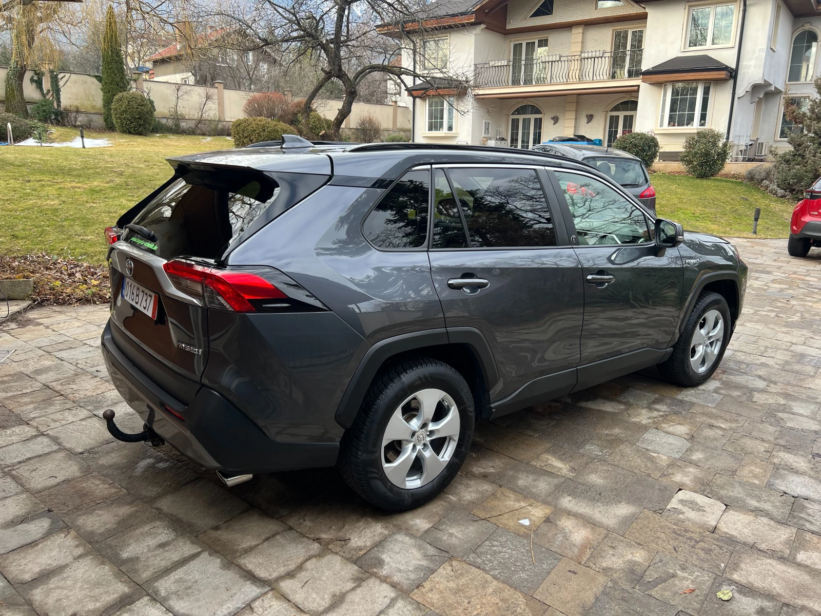 Toyota Rav4 2.5 HYBRID AWD - изображение 4