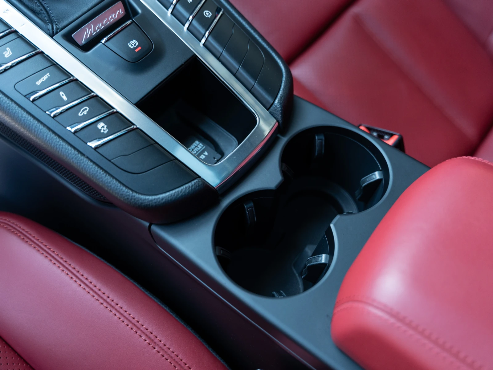 Porsche Macan S, снимка 13 - Автомобили и джипове - 53878852