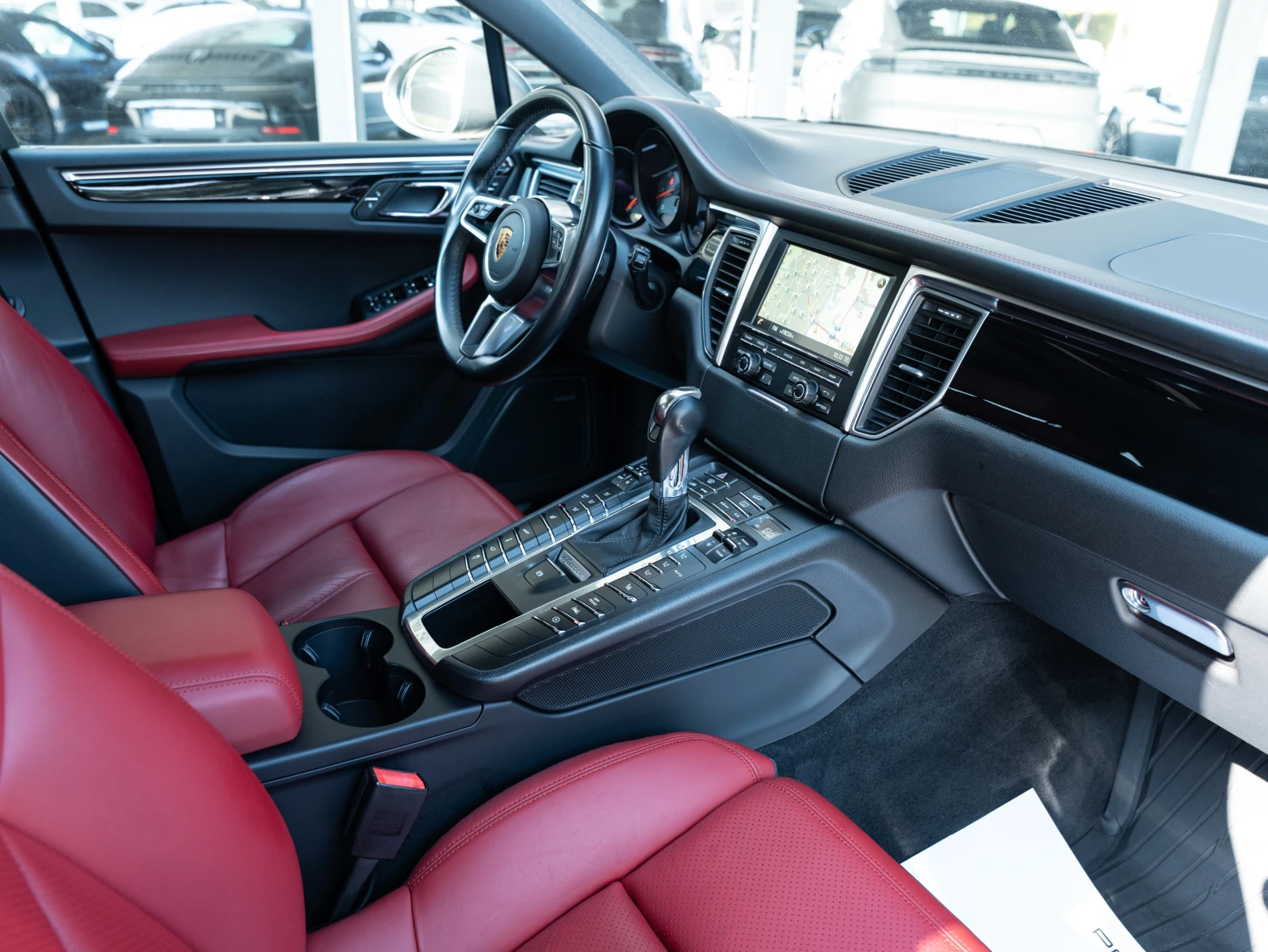 Porsche Macan S, снимка 10 - Автомобили и джипове - 53878852