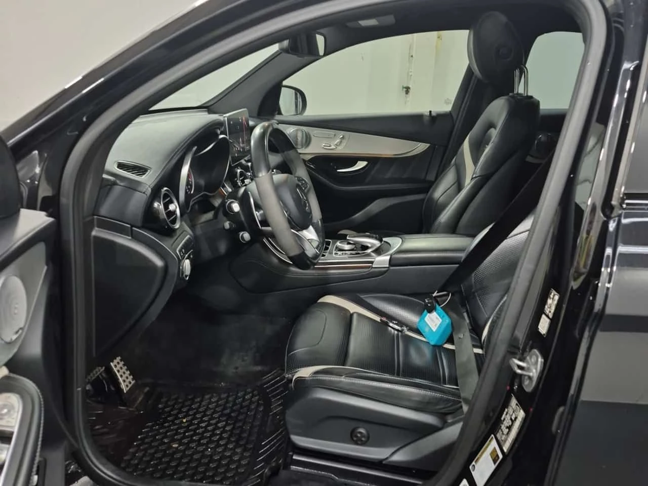 Mercedes-Benz GLC 63 AMG COUPE | PANO | 360 | KEYLESS | ПОДГРЕВИ, снимка 5 - Автомобили и джипове - 53968311