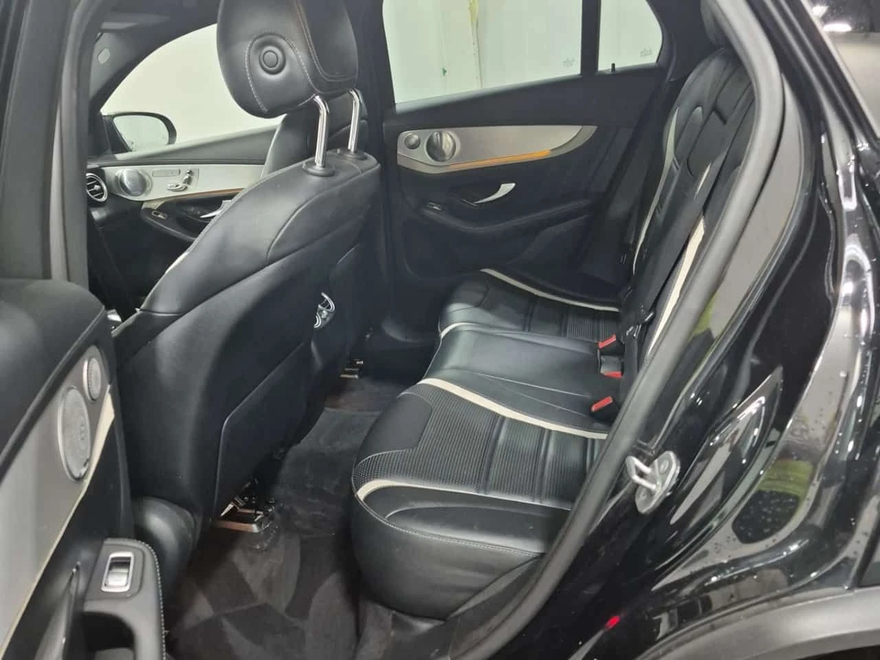 Mercedes-Benz GLC 63 AMG COUPE | PANO | 360 | KEYLESS | ПОДГРЕВИ, снимка 12 - Автомобили и джипове - 53968311