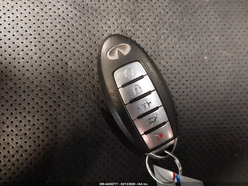 Infiniti QX80 5.6l Luxe, снимка 11 - Автомобили и джипове - 54141661