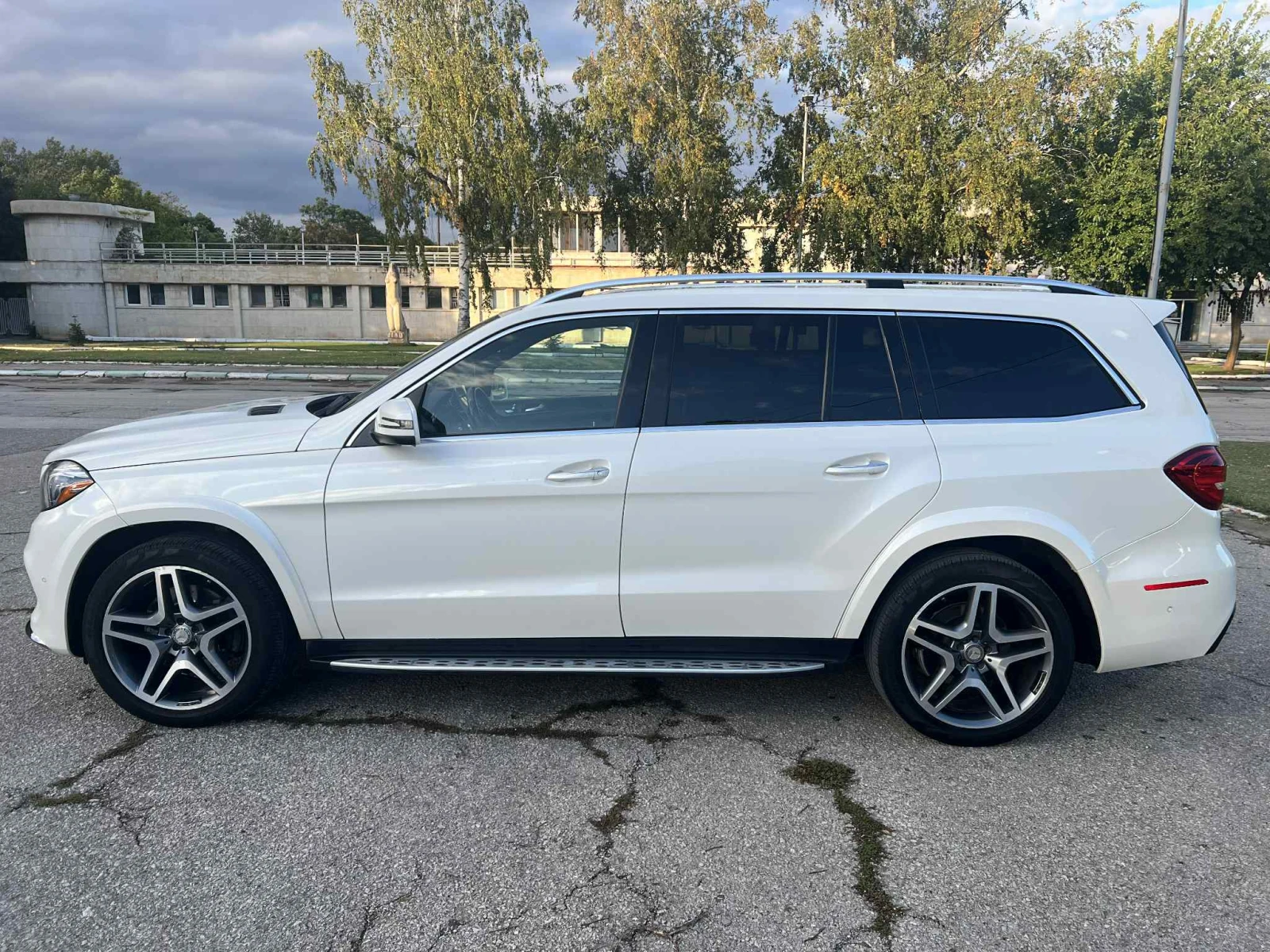 Mercedes-Benz GLS 500 Mercedes-Benz GLS 500 AMG* PACK* ПОДГРЕВ* ОБДУХВАН, снимка 4 - Автомобили и джипове - 54387653
