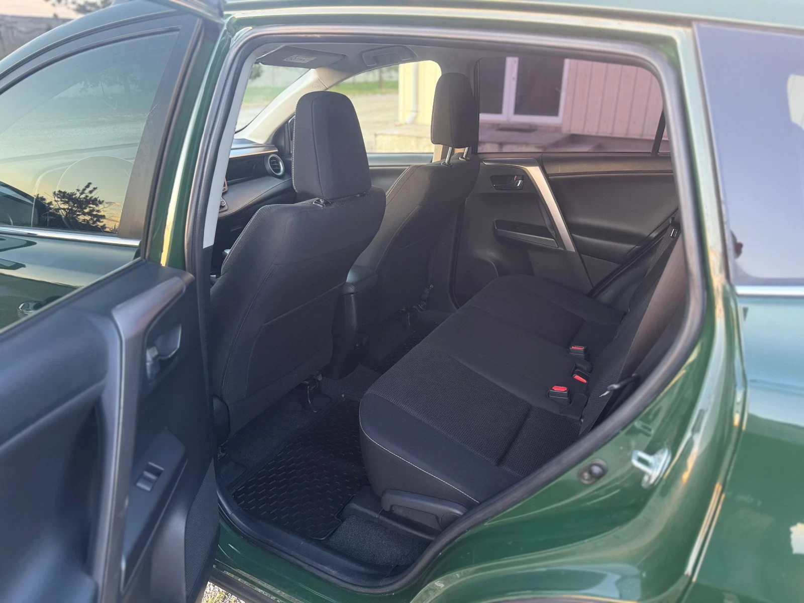 Toyota Rav4 AWD 2.0 VVT-i Dynamic Aut 5D �������� | Mobile.bg � ����������� 9