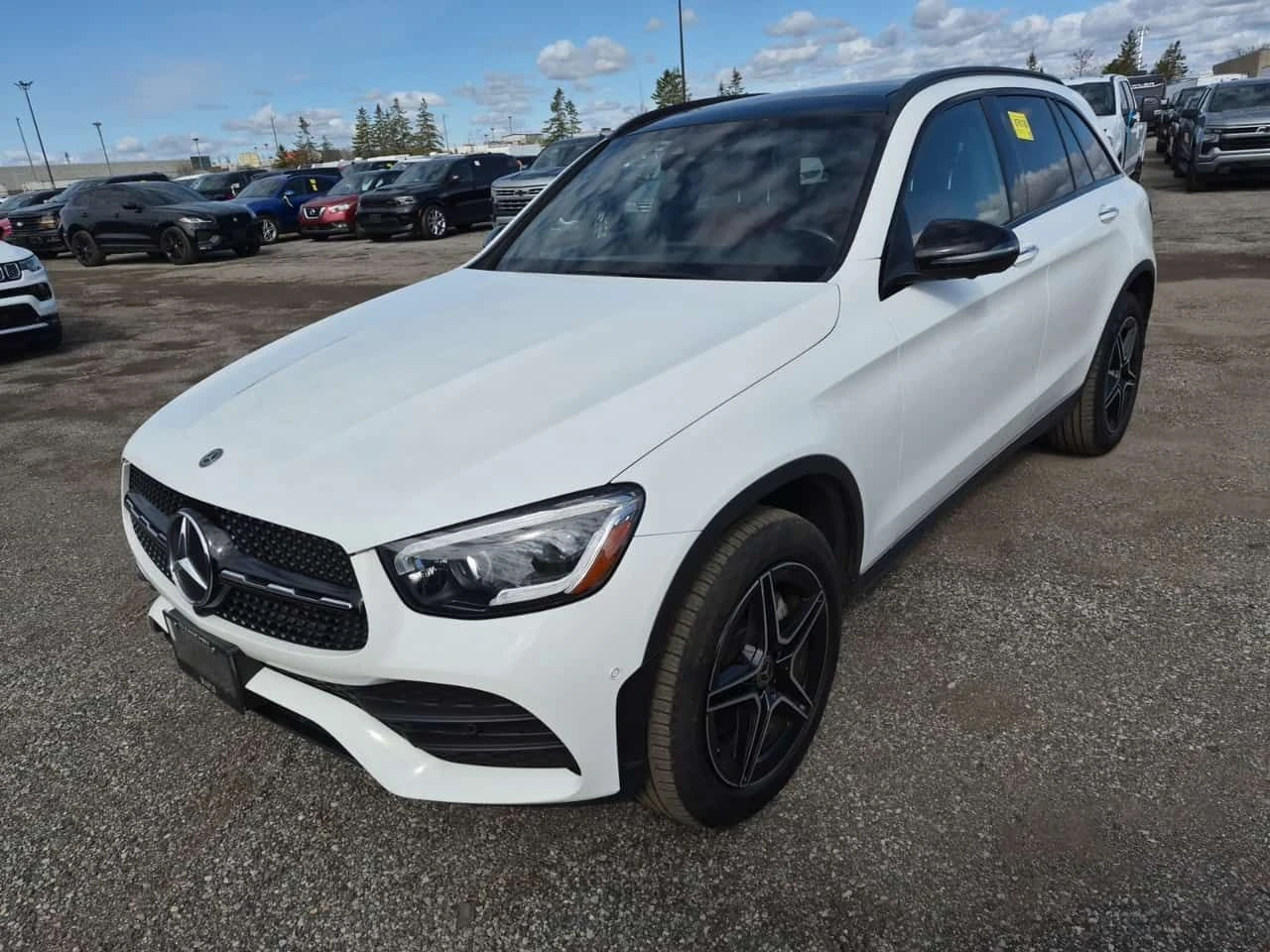 Mercedes-Benz GLC 300 ПОДГРЕВИ * ПАНО * KEYLESS * CARFAX
