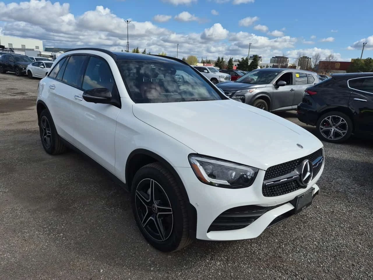 Mercedes-Benz GLC 300 ПОДГРЕВИ * ПАНО * KEYLESS * CARFAX, снимка 2 - Автомобили и джипове - 54383867
