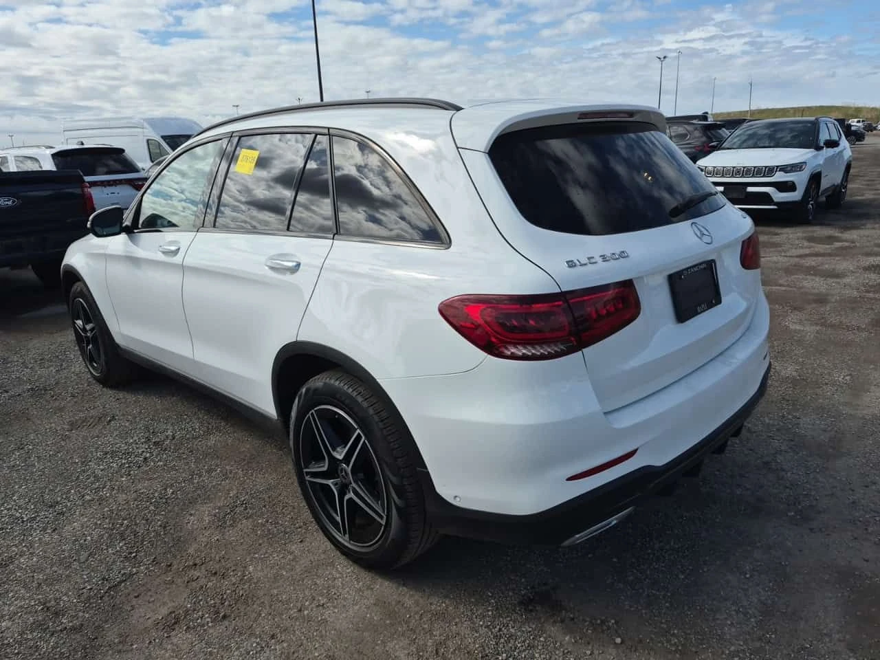 Mercedes-Benz GLC 300 ПОДГРЕВИ * ПАНО * KEYLESS * CARFAX, снимка 4 - Автомобили и джипове - 54383867