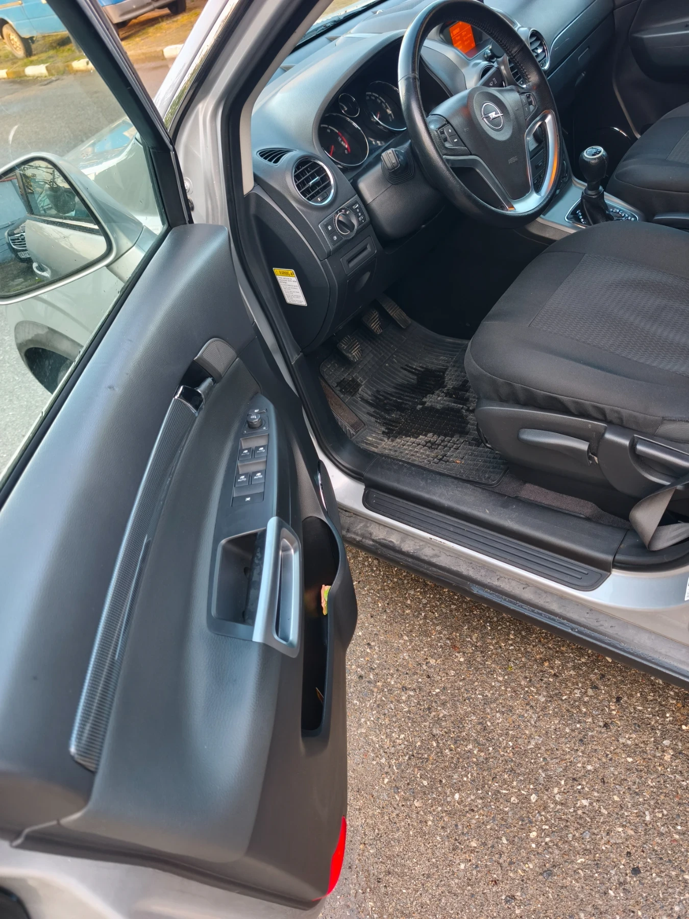 Opel Antara 2.0 CDTI 4X4, снимка 4 - Автомобили и джипове - 54658285