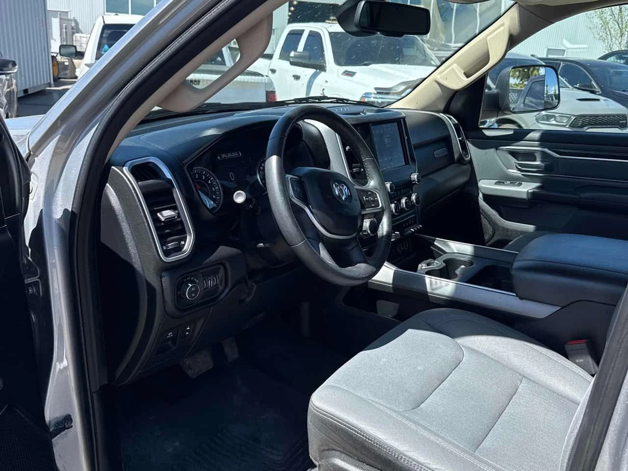 Dodge RAM 1500 * Big Horn 4x4 Quad Cab 6'4" Box * АВТОКРЕ, снимка 5 - Автомобили и джипове - 54668372