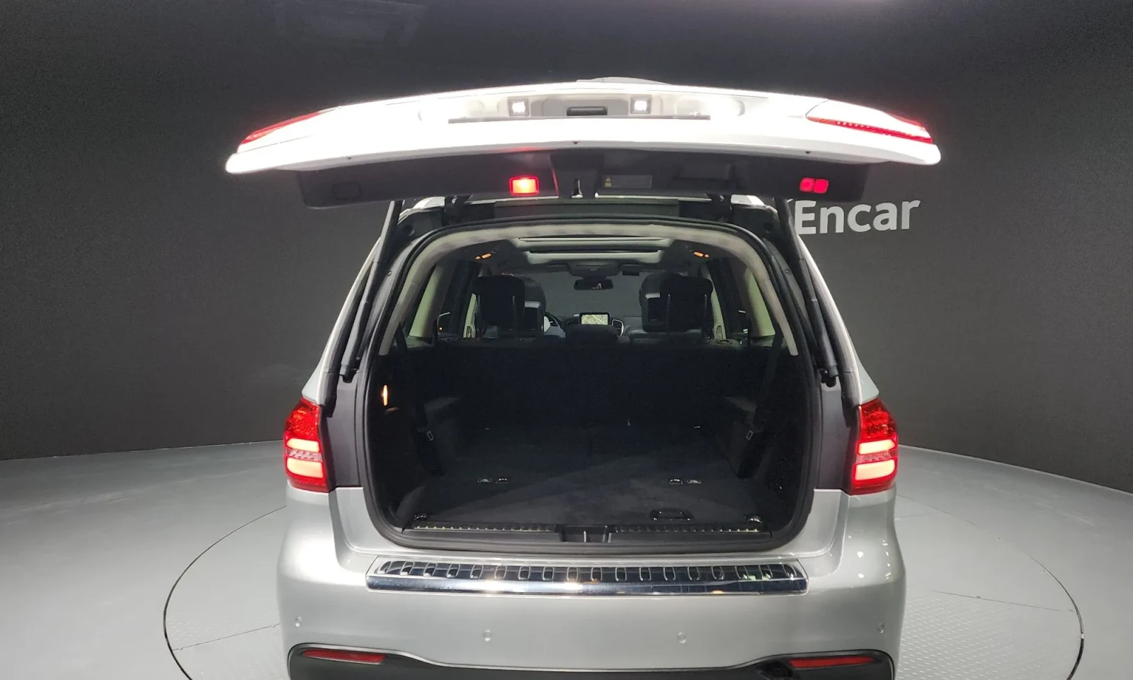 Mercedes-Benz GLS 350 4MATC, Distronic, HeadUP, Обдух., Панорама, 360-к., снимка 17 - Автомобили и джипове - 54750149
