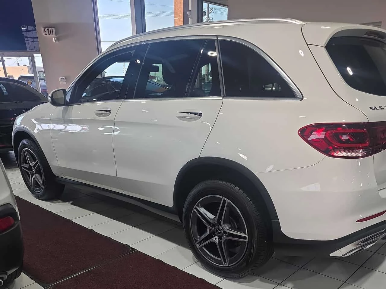 Mercedes-Benz GLC 300 4MATIC/ПАНОРАМА/ПОДГРЕВИ, снимка 3 - Автомобили и джипове - 54759262