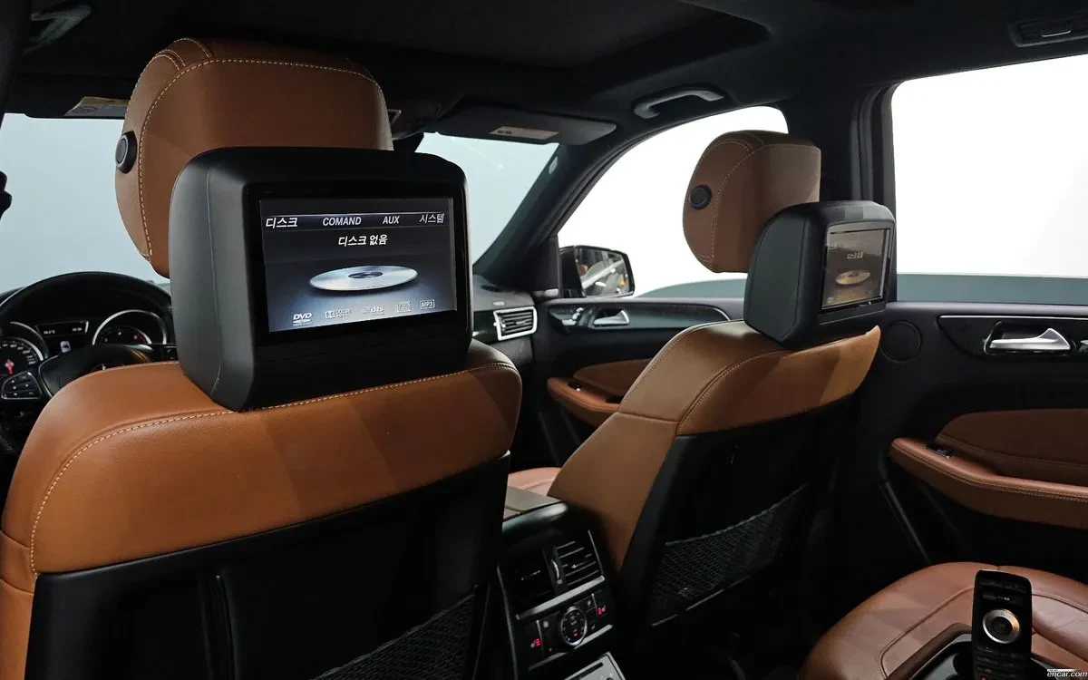 Mercedes-Benz GLS 350 3.0 GLS350d 4MATIC, Distronic, Обдух, 360-cam, TV, снимка 16 - Автомобили и джипове - 54776801