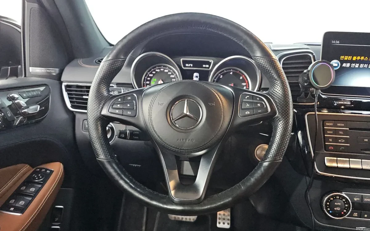 Mercedes-Benz GLS 350 3.0 GLS350d 4MATIC, Distronic, Обдух, 360-cam, TV, снимка 12 - Автомобили и джипове - 54776801