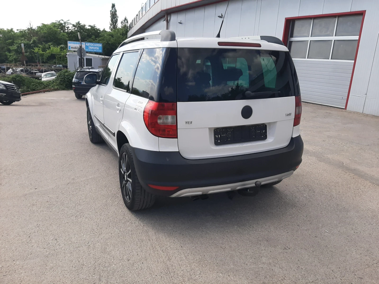 Skoda Yeti 2.0TDI NAVI, снимка 7 - Автомобили и джипове - 55038790