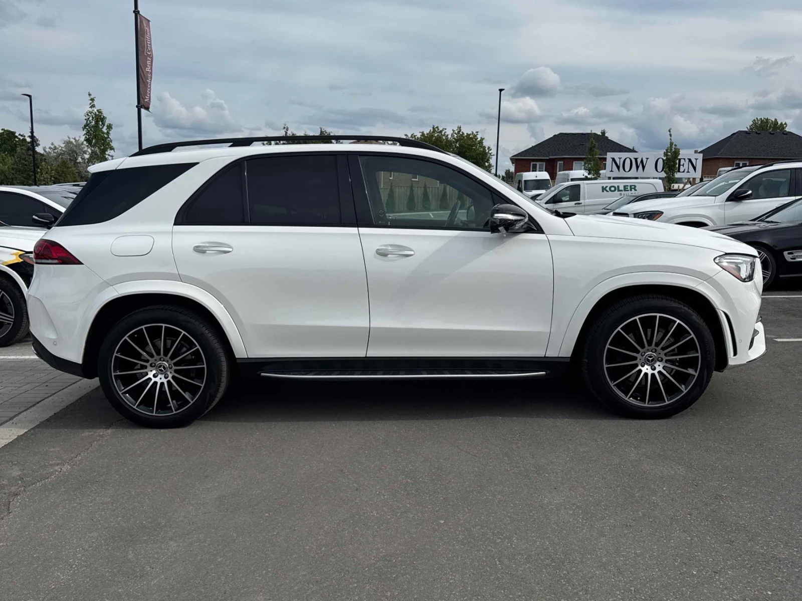 Mercedes-Benz GLE 350 AMG PACK * BURMESTER * ПОДГРЕВ * ОБДУХВАНЕ , снимка 3 - Автомобили и джипове - 55070042