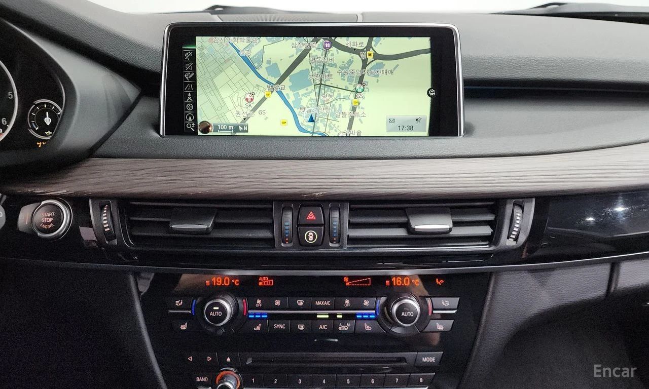 BMW X5 ОБДУХВАНЕ * HARMAN/KARDON  * АВТОКРЕДИТ, снимка 13 - Автомобили и джипове - 55262858