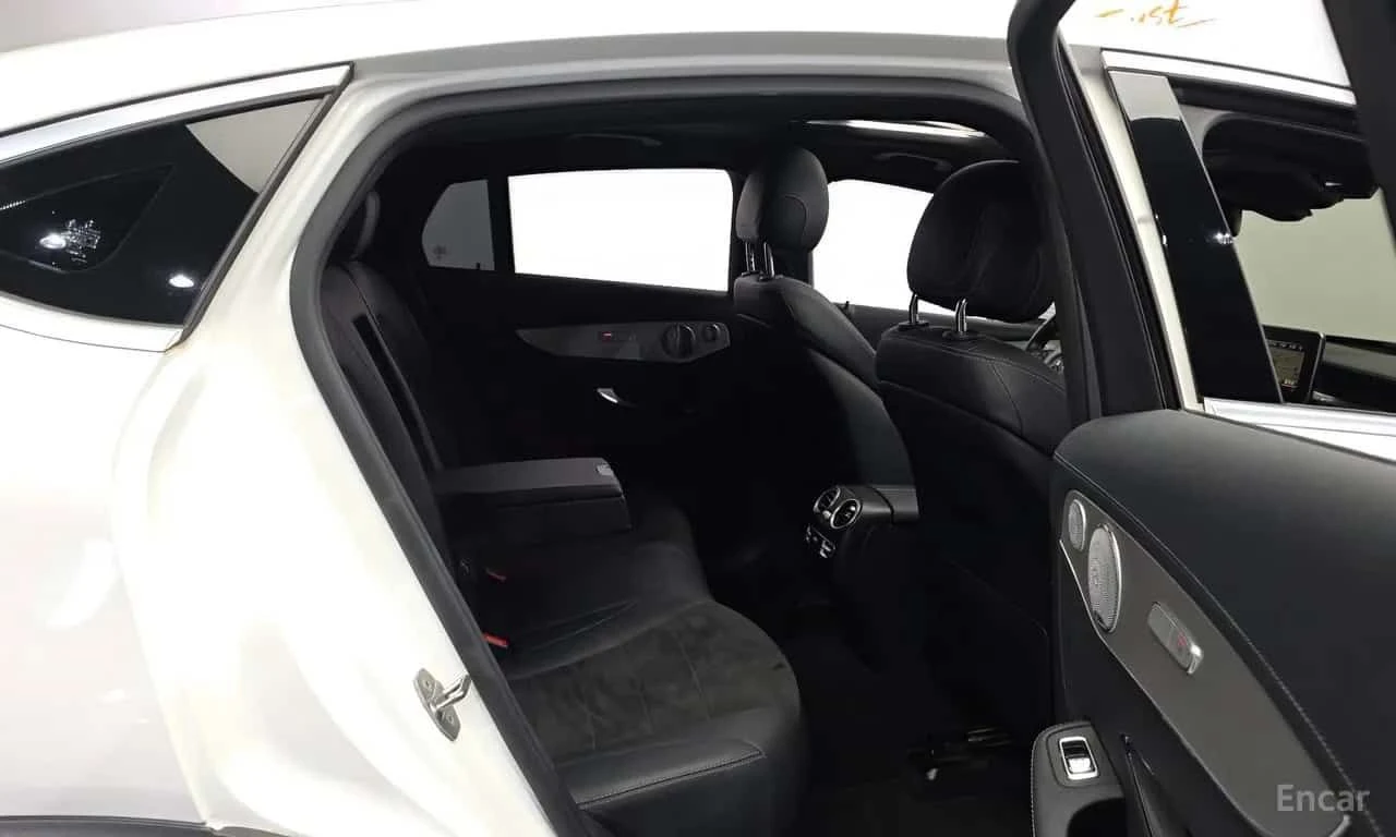Mercedes-Benz GLC * GLC300 4MATIC AMG Line Coupe * ЦЕНА ДО БГ, снимка 15 - Автомобили и джипове - 55606709