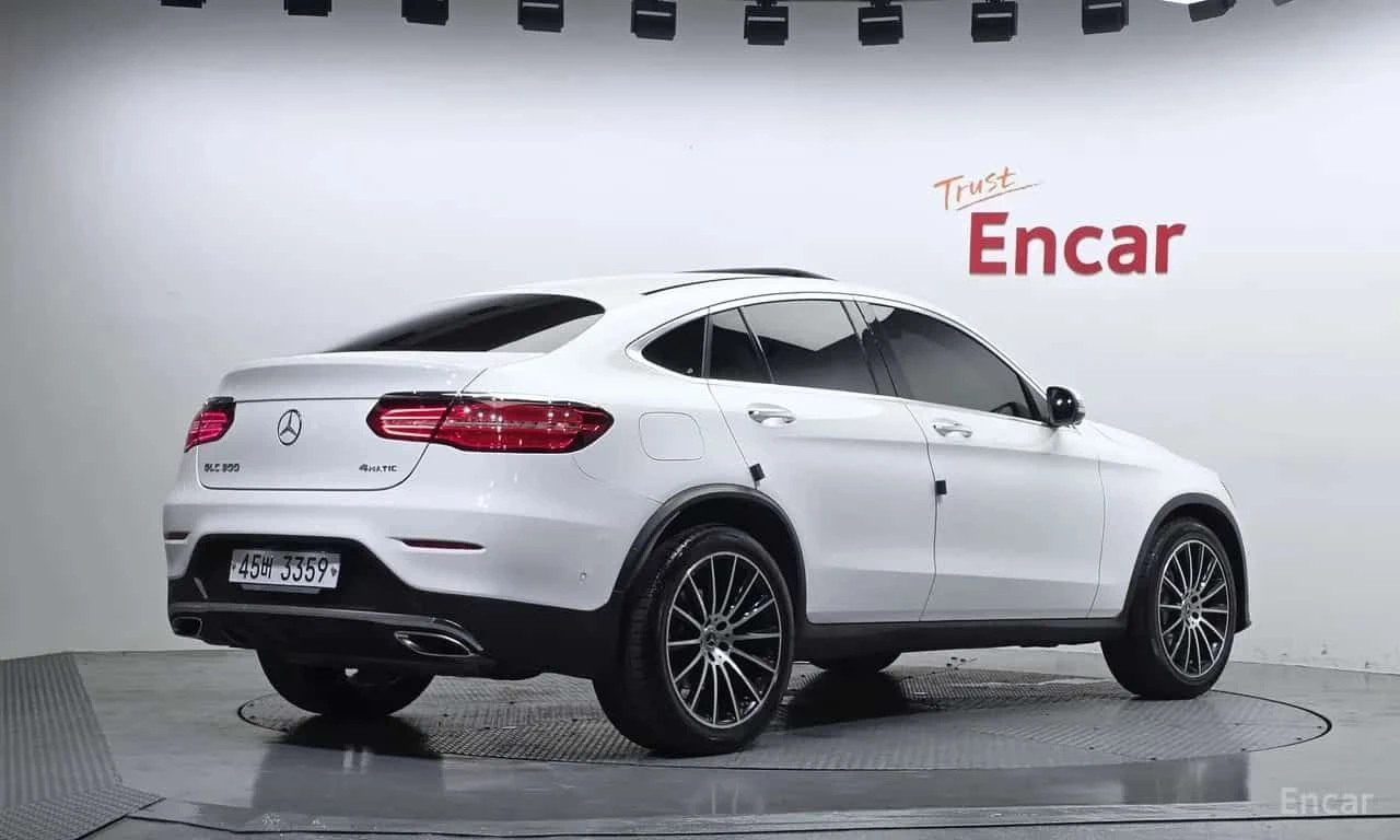 Mercedes-Benz GLC * GLC300 4MATIC AMG Line Coupe * ЦЕНА ДО БГ, снимка 2 - Автомобили и джипове - 55606709