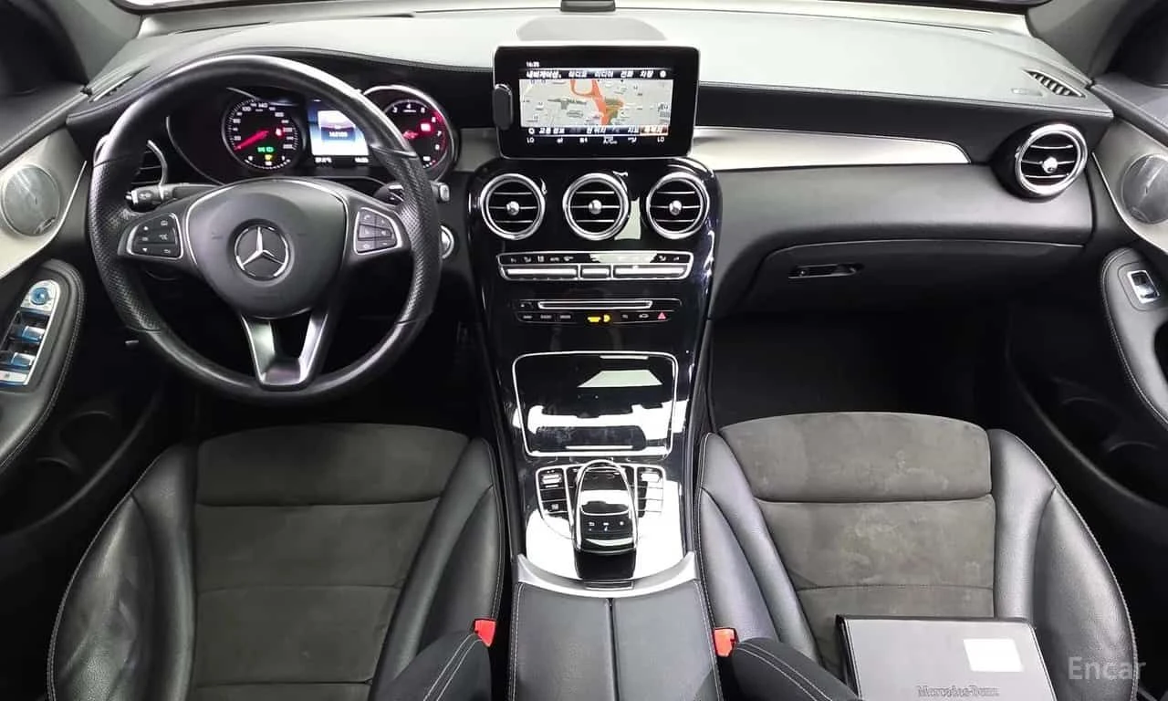 Mercedes-Benz GLC * GLC300 4MATIC AMG Line Coupe * ЦЕНА ДО БГ, снимка 6 - Автомобили и джипове - 55606709