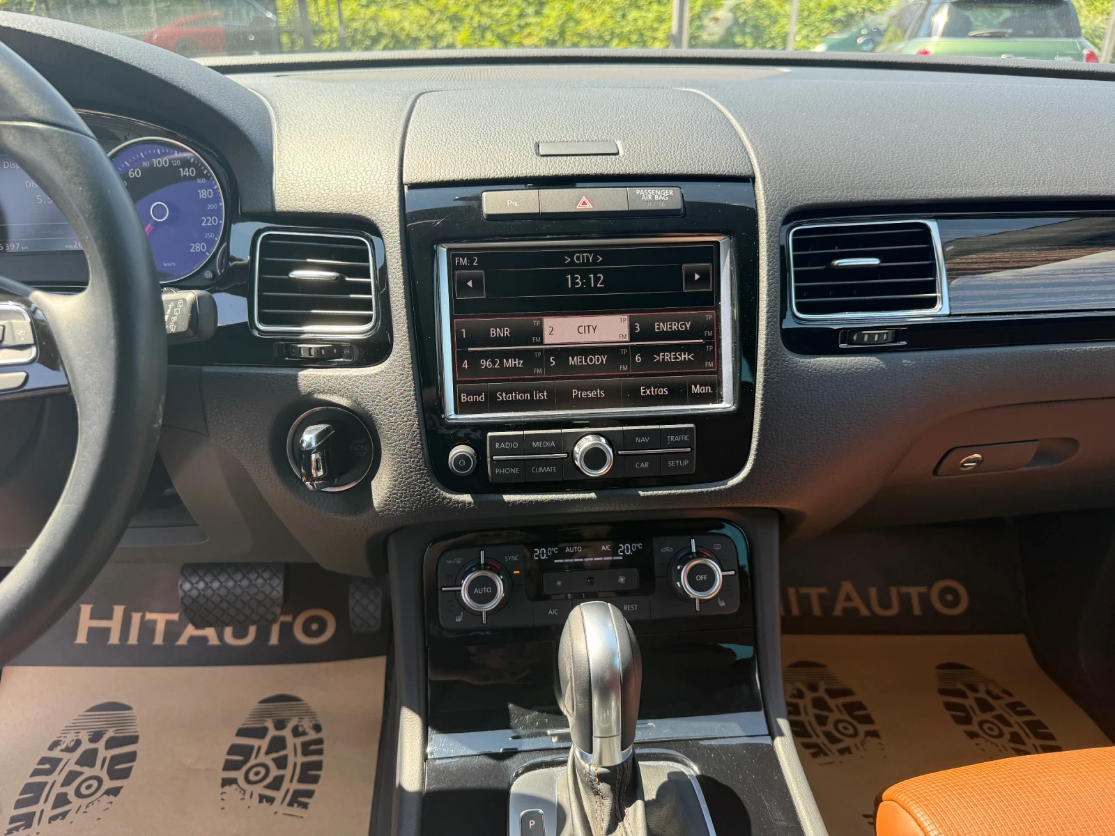 VW Touareg V6 TDI, снимка 13 - Автомобили и джипове - 55843825