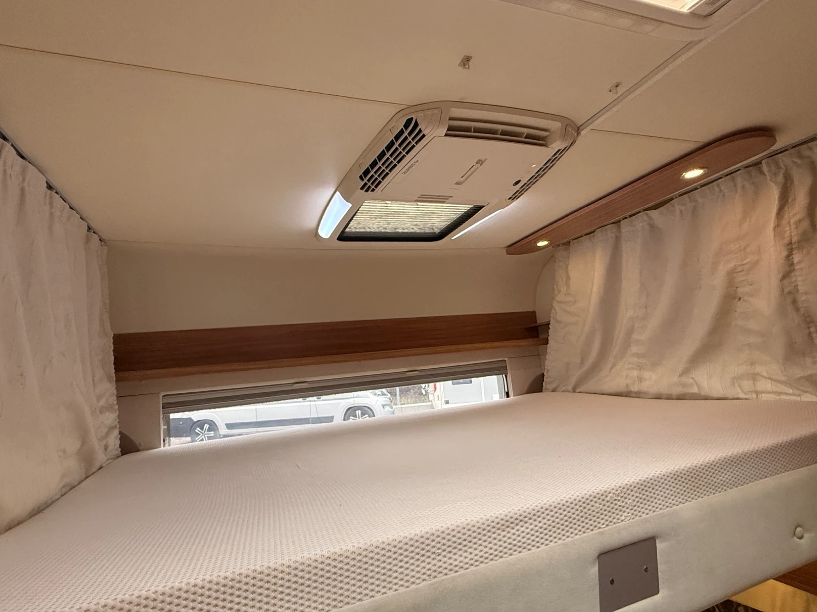 Каравана Burstner Averso 440TK, снимка 14 - Каравани и кемпери - 53916656