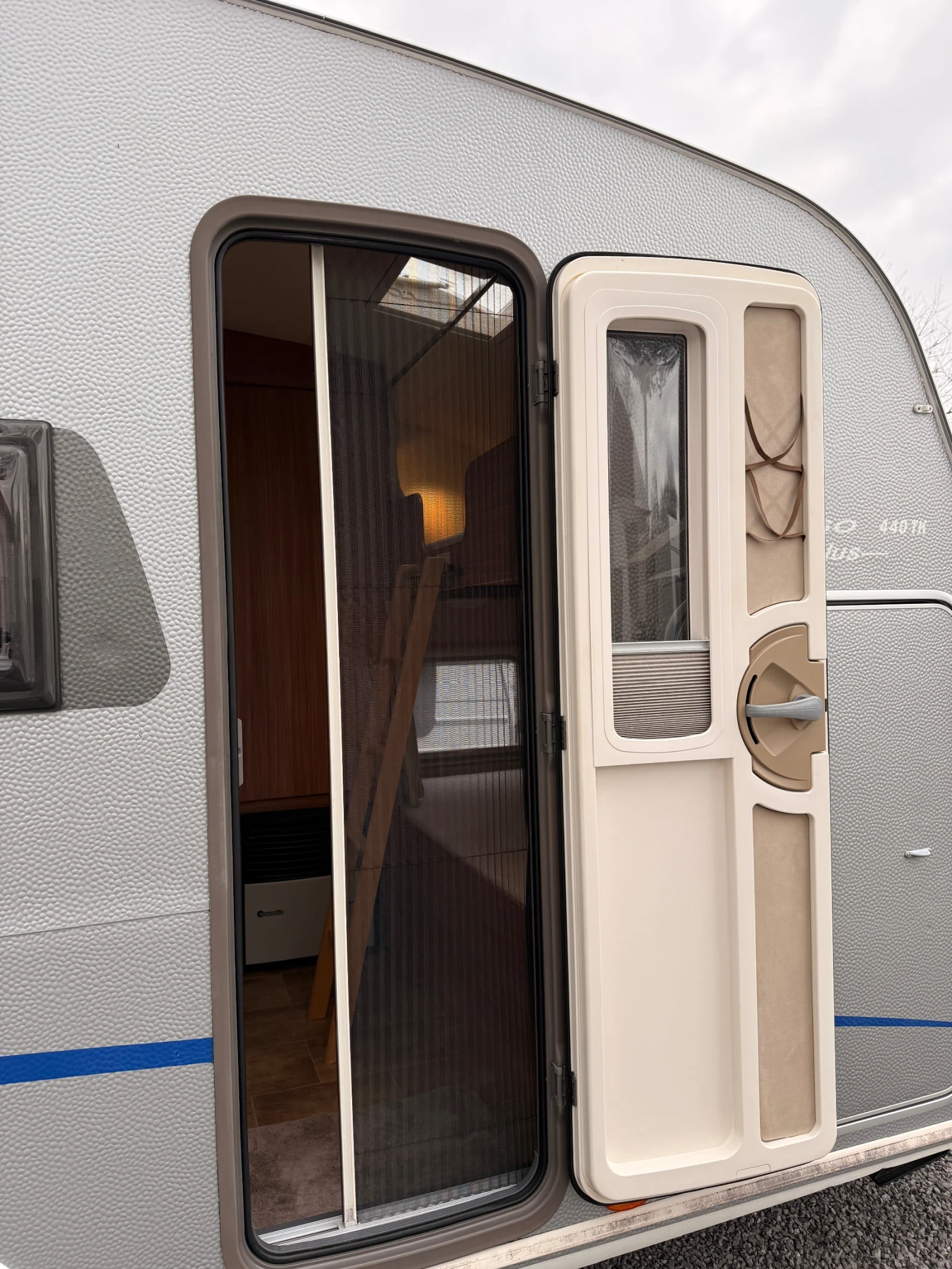 Каравана Burstner Averso 440TK, снимка 4 - Каравани и кемпери - 53916656