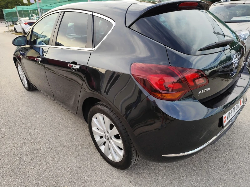 Opel Astra 1.4 Facelift Swiss Edition, снимка 8 - Автомобили и джипове - 47271526