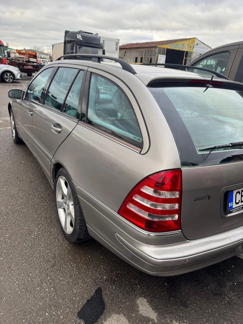 Mercedes-Benz C 320, снимка 14 - Автомобили и джипове - 48299772