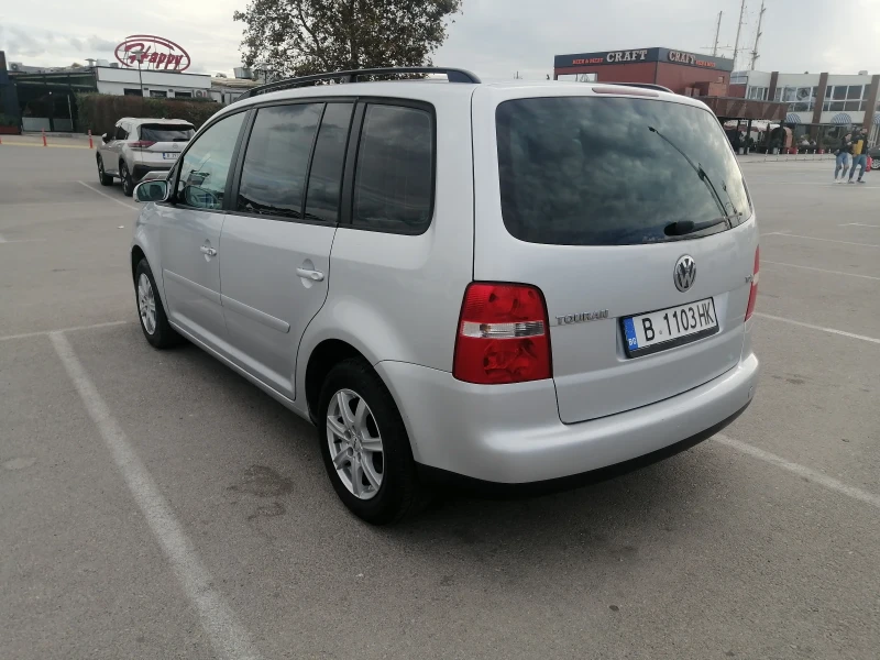 VW Touran 2.0Tdi, снимка 3 - Автомобили и джипове - 52596733