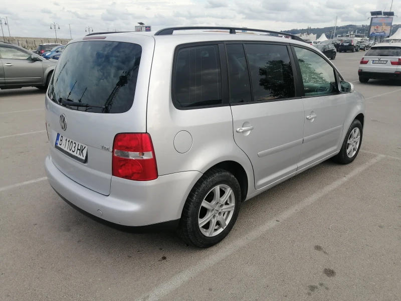 VW Touran 2.0Tdi, снимка 4 - Автомобили и джипове - 52596733