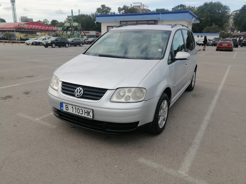 VW Touran 2.0Tdi, снимка 2 - Автомобили и джипове - 52596733
