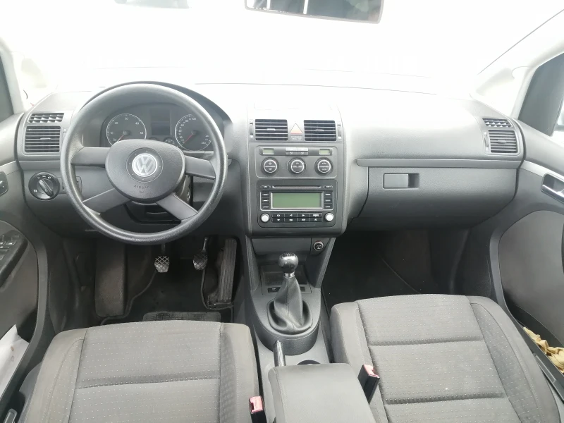 VW Touran 2.0Tdi, снимка 7 - Автомобили и джипове - 52596733
