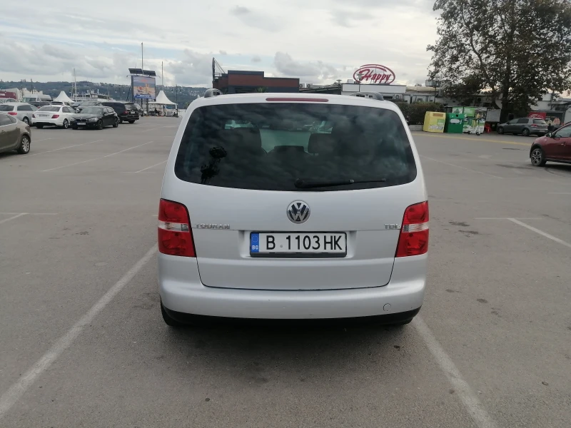 VW Touran 2.0Tdi, снимка 5 - Автомобили и джипове - 52596733