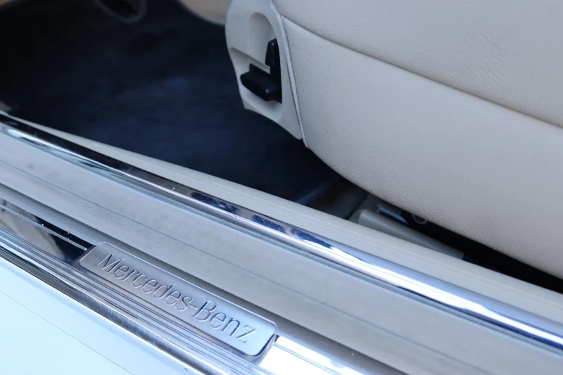 Mercedes-Benz CLS 320 БЯЛА ПЕРЛА* Подгрев/Обдухване* NAVI* , снимка 9 - Автомобили и джипове - 52003810